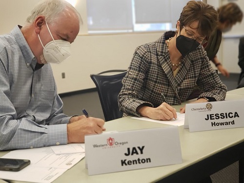 Chemeketa and WOU president signing Direct Connect agreement